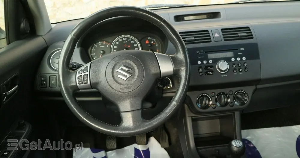 SUZUKI Swift 