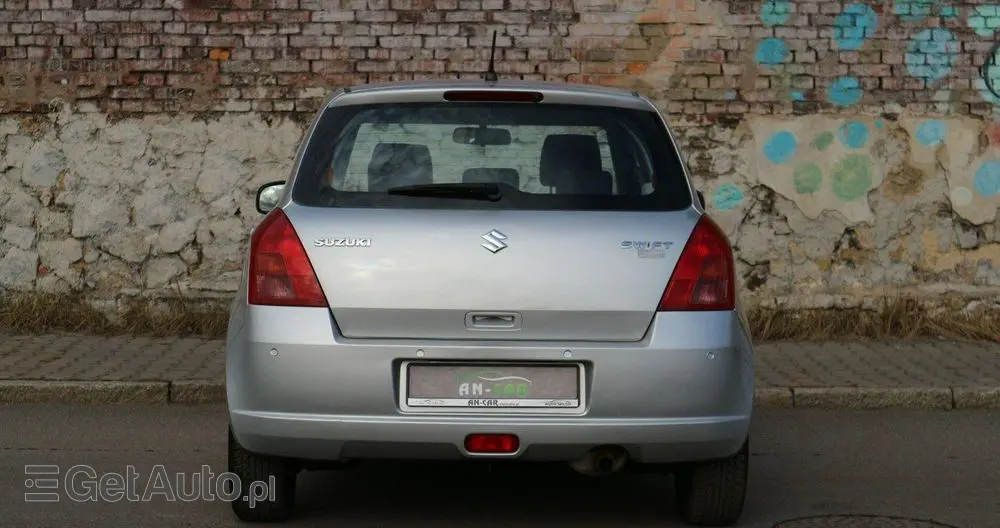 SUZUKI Swift 