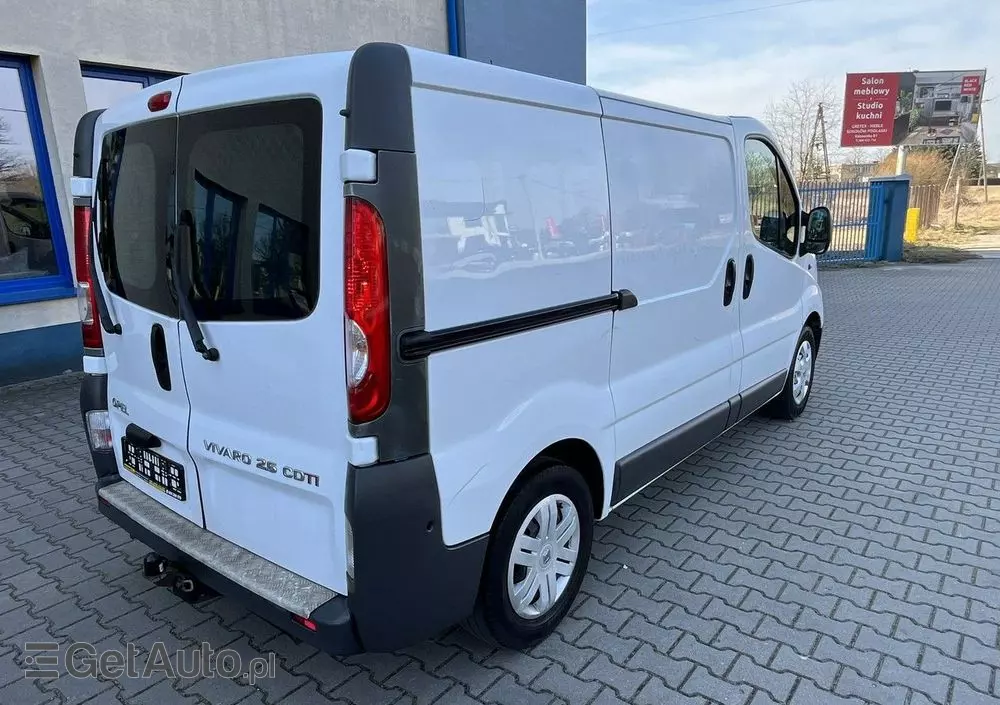 OPEL Vivaro 