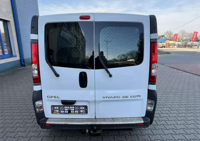 OPEL Vivaro 