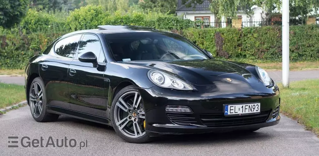 PORSCHE Panamera 