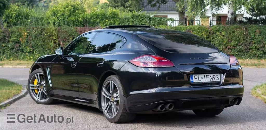PORSCHE Panamera 