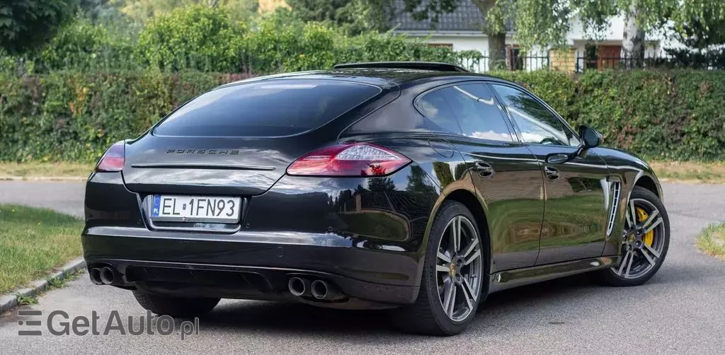 PORSCHE Panamera 