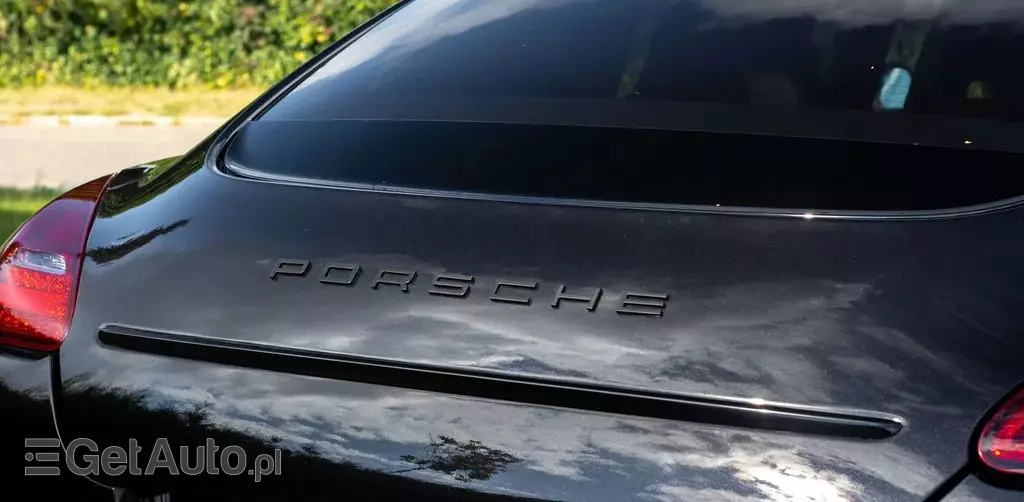 PORSCHE Panamera 