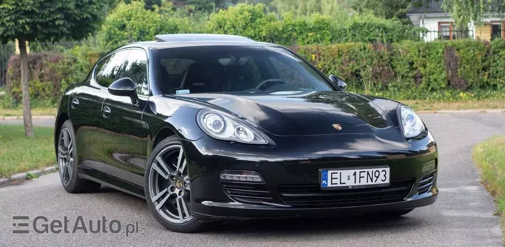 PORSCHE Panamera 