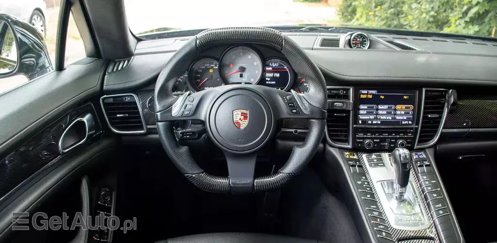 PORSCHE Panamera 