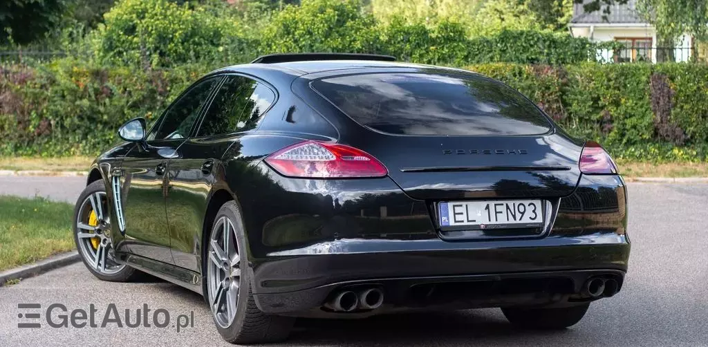 PORSCHE Panamera 