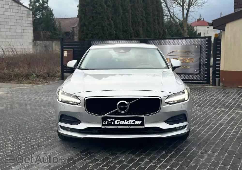 VOLVO S90 D4 Momentum