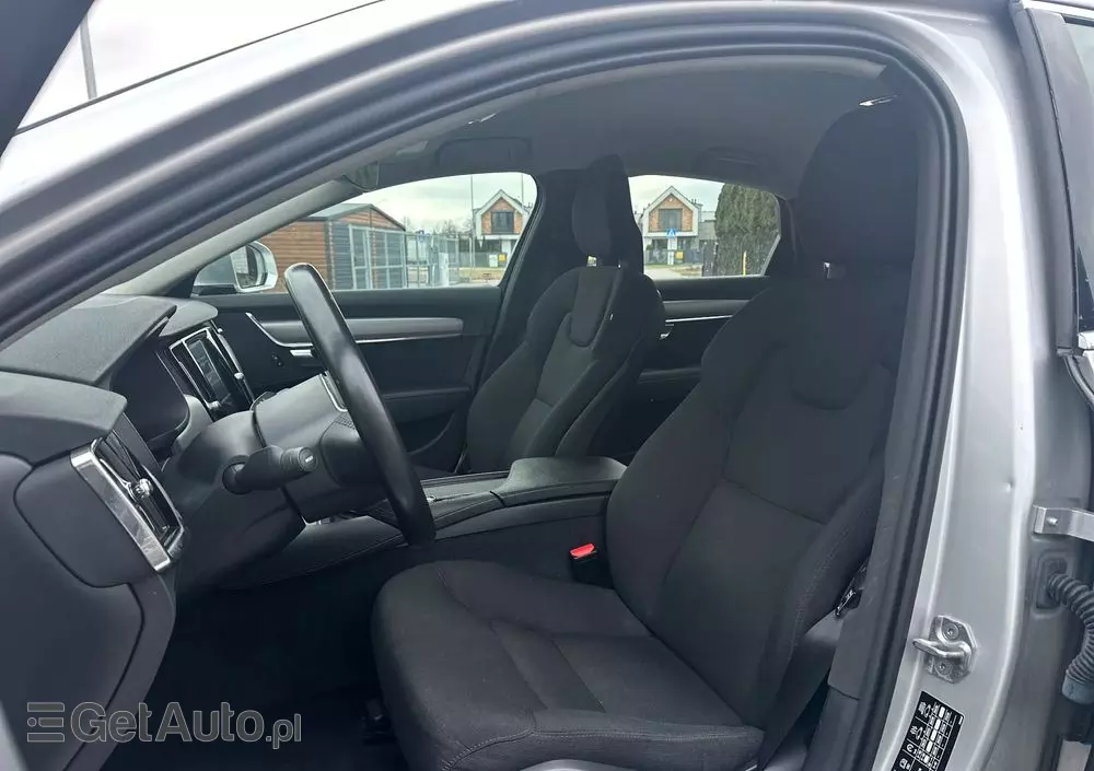 VOLVO S90 D4 Momentum