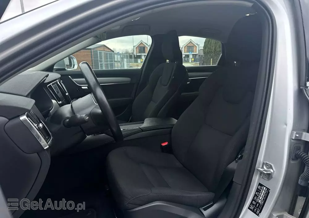 VOLVO S90 D4 Momentum