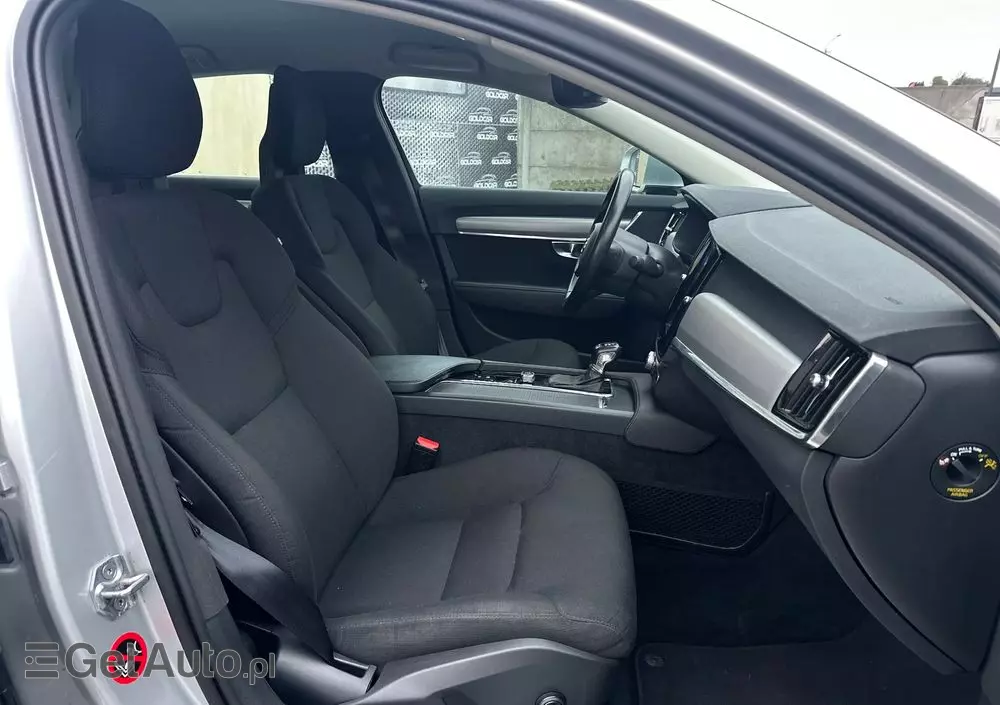 VOLVO S90 D4 Momentum