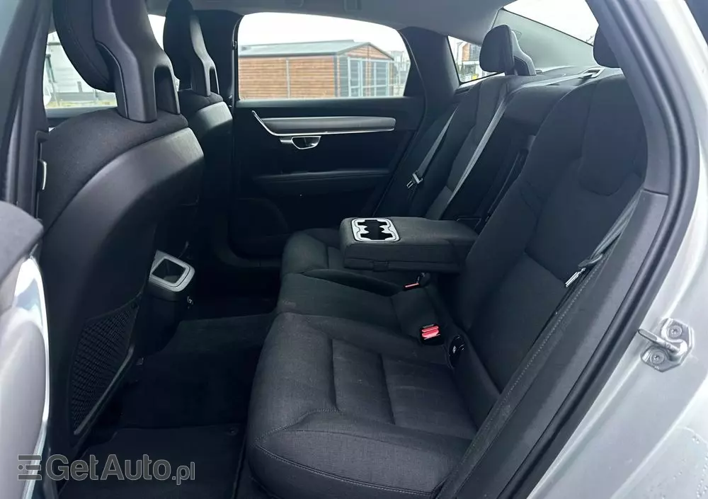 VOLVO S90 D4 Momentum