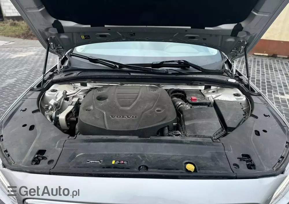 VOLVO S90 D4 Momentum