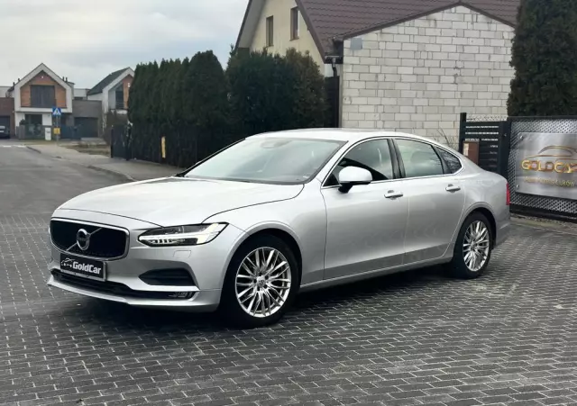 VOLVO S90 D4 Momentum