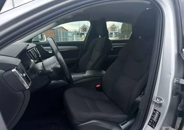VOLVO S90 D4 Momentum