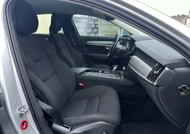 VOLVO S90 D4 Momentum