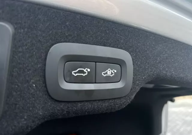 VOLVO S90 D4 Momentum