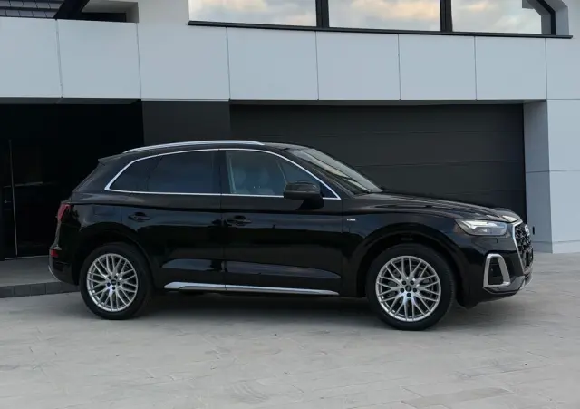 AUDI Q5 40 TDI quattro S tronic S line