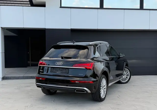 AUDI Q5 40 TDI quattro S tronic S line