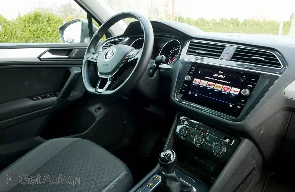 VOLKSWAGEN Tiguan 