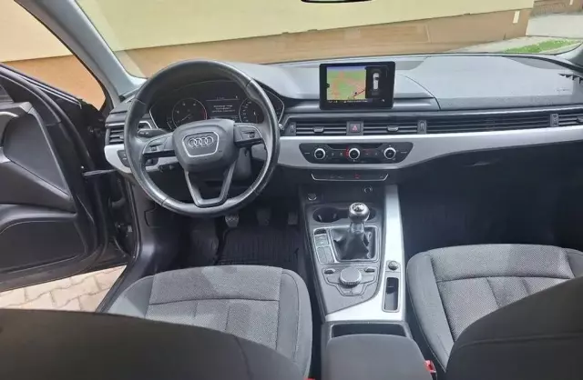 AUDI A4 