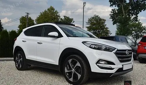 HYUNDAI Tucson 
