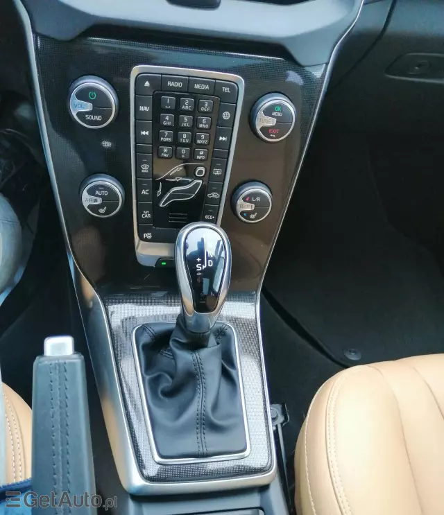 VOLVO V40 1.5 T3 (152 KM) Geartronic