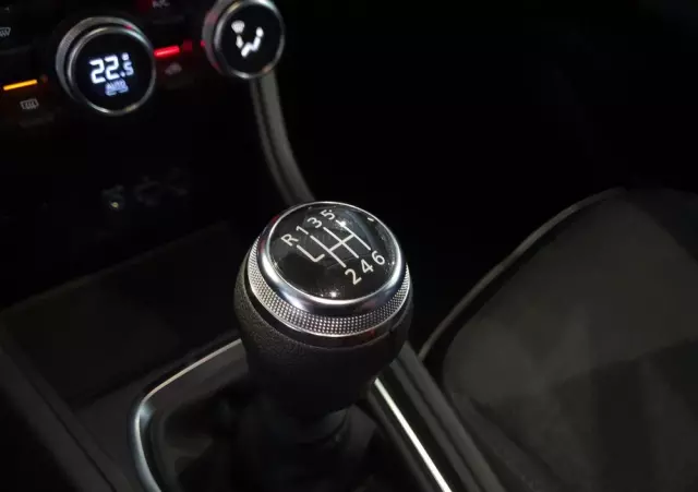 RENAULT Captur 1.0 TCe Techno