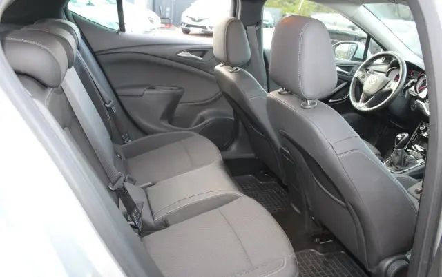 OPEL Astra V 1.6 T Dynamic S&S