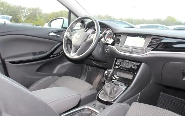 OPEL Astra V 1.6 T Dynamic S&S