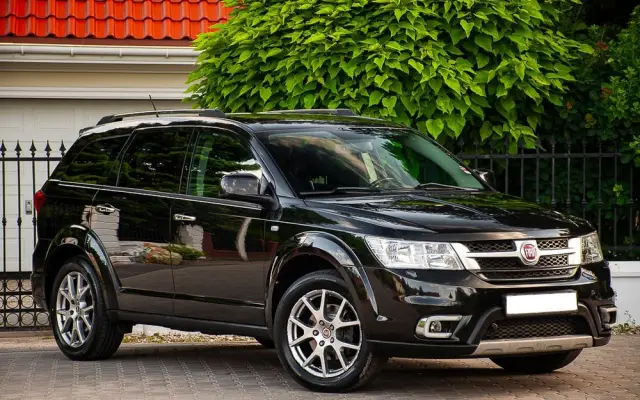 FIAT Freemont 2.0 Multijet 16V DPF Automatik Allrad Cross