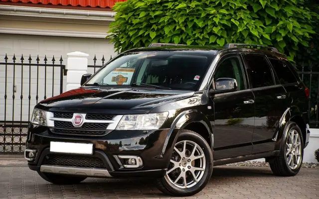 FIAT Freemont 2.0 Multijet 16V DPF Automatik Allrad Cross