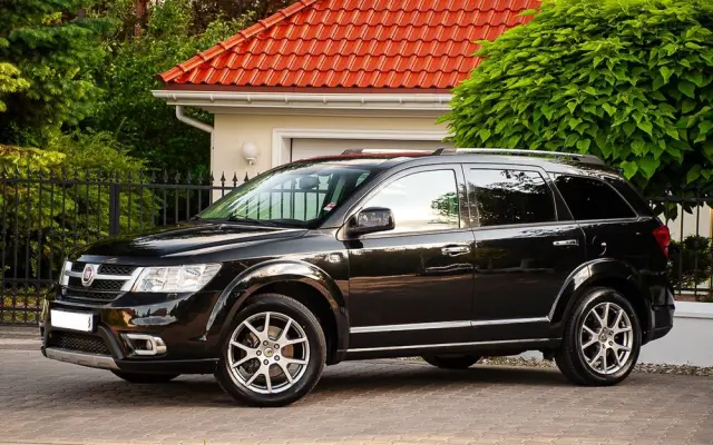 FIAT Freemont 2.0 Multijet 16V DPF Automatik Allrad Cross