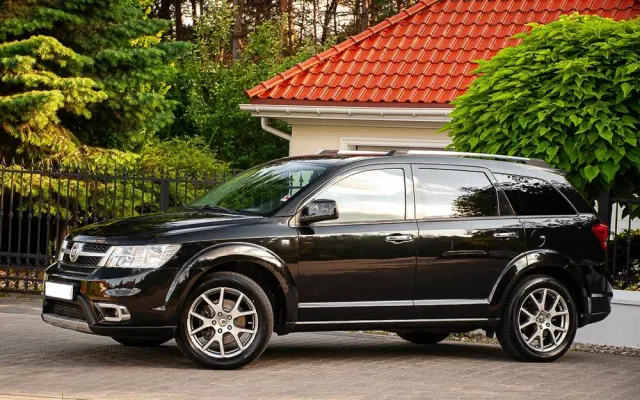FIAT Freemont 2.0 Multijet 16V DPF Automatik Allrad Cross