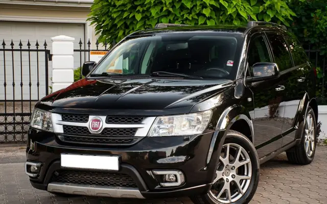 FIAT Freemont 2.0 Multijet 16V DPF Automatik Allrad Cross