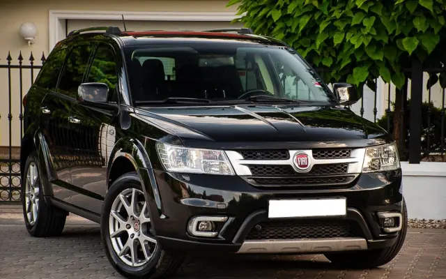 FIAT Freemont 2.0 Multijet 16V DPF Automatik Allrad Cross