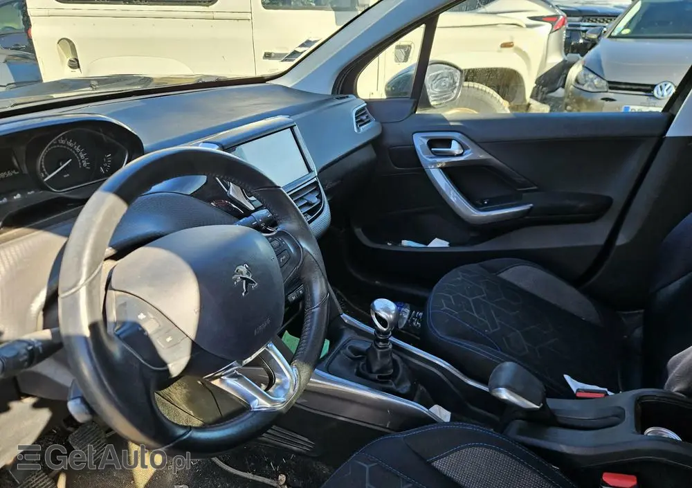 PEUGEOT 2008 PureTech 130 GPF Black Edition