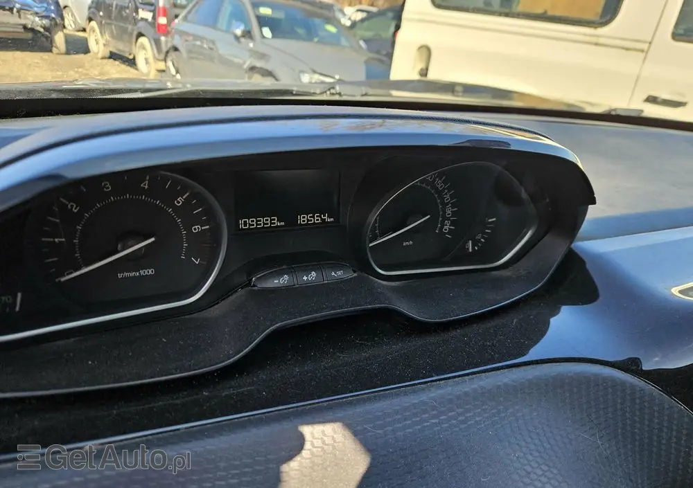 PEUGEOT 2008 PureTech 130 GPF Black Edition