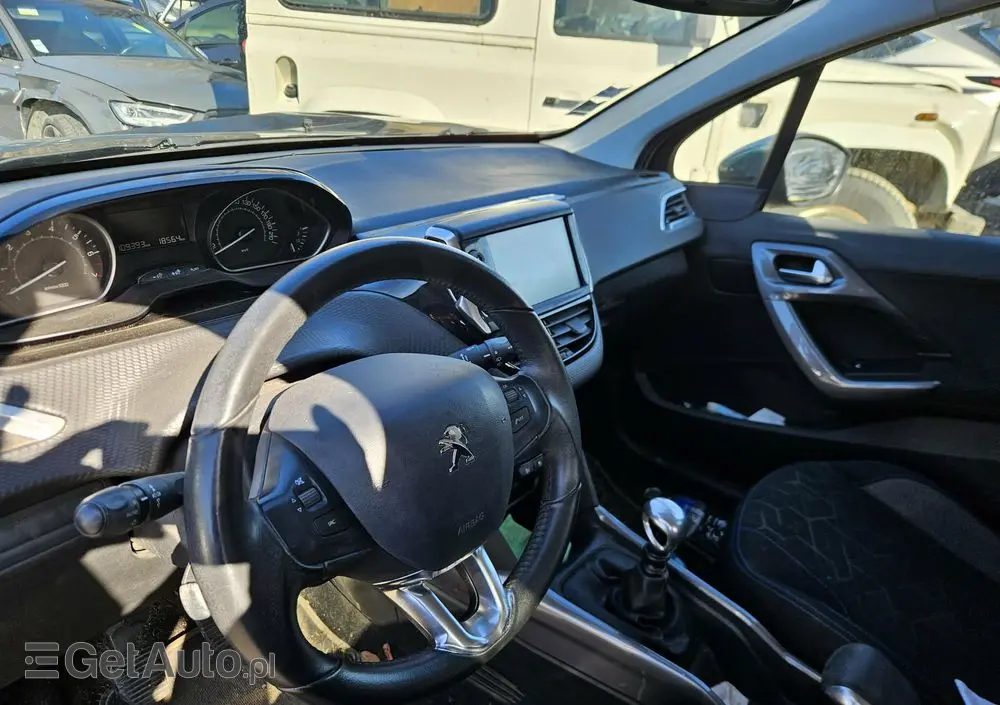 PEUGEOT 2008 PureTech 130 GPF Black Edition