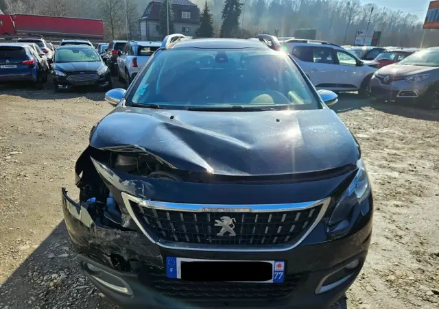 PEUGEOT 2008 PureTech 130 GPF Black Edition