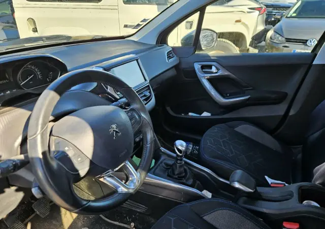 PEUGEOT 2008 PureTech 130 GPF Black Edition