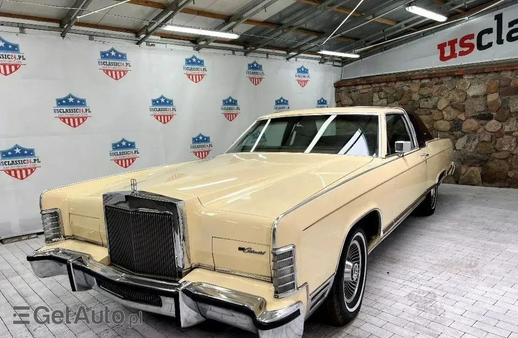 LINCOLN Town Car 