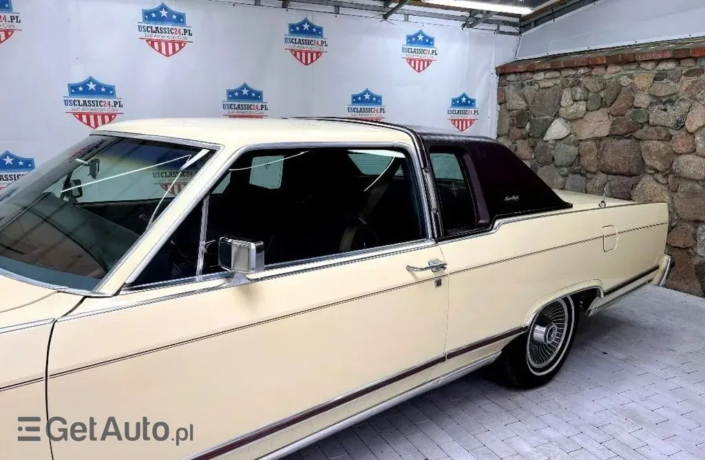 LINCOLN Town Car 