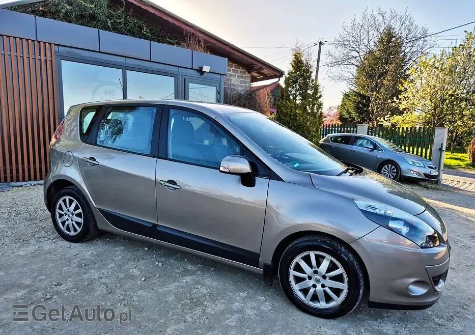 RENAULT Scenic 1.6 16V 110 Paris