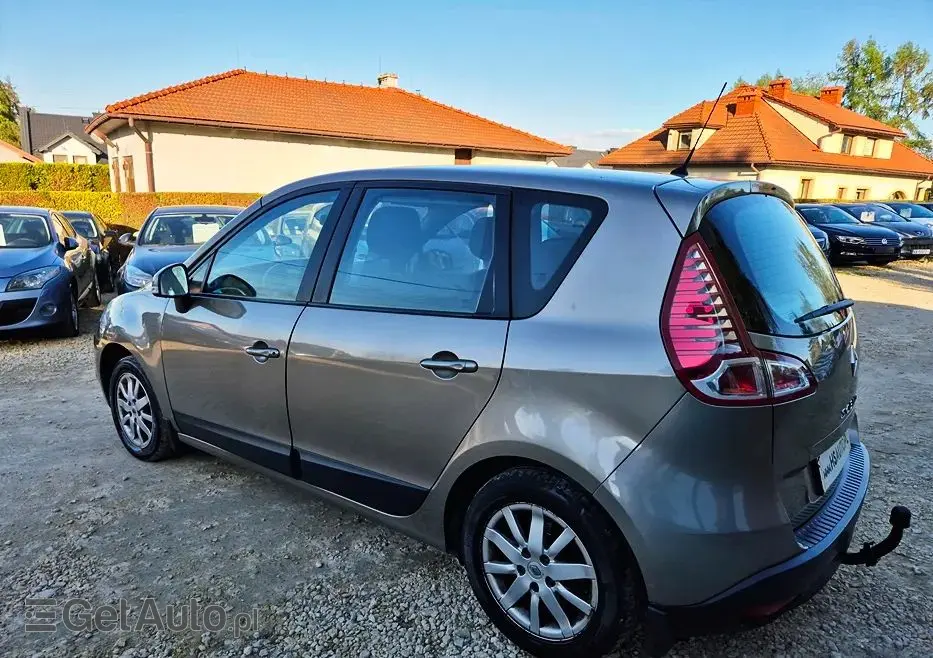 RENAULT Scenic 1.6 16V 110 Paris