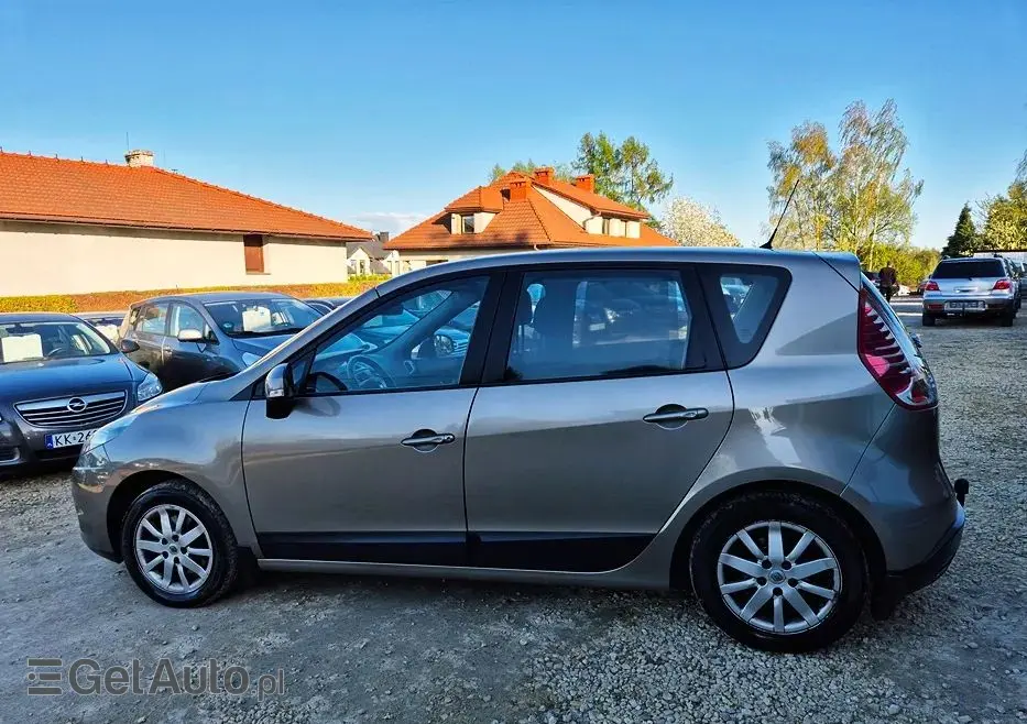 RENAULT Scenic 1.6 16V 110 Paris