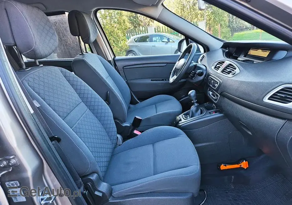 RENAULT Scenic 1.6 16V 110 Paris