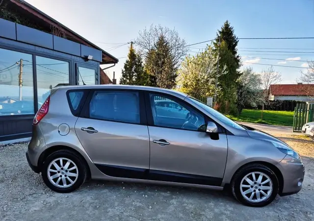 RENAULT Scenic 1.6 16V 110 Paris