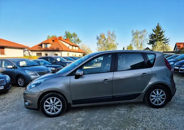 RENAULT Scenic 1.6 16V 110 Paris