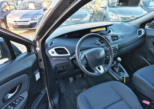 RENAULT Scenic 1.6 16V 110 Paris